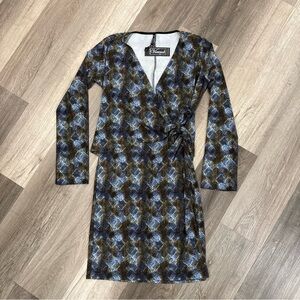 Viereck Woman's Dress Wrap Style NWT Long Sleeve Geometric Snake Print- MEDIUM